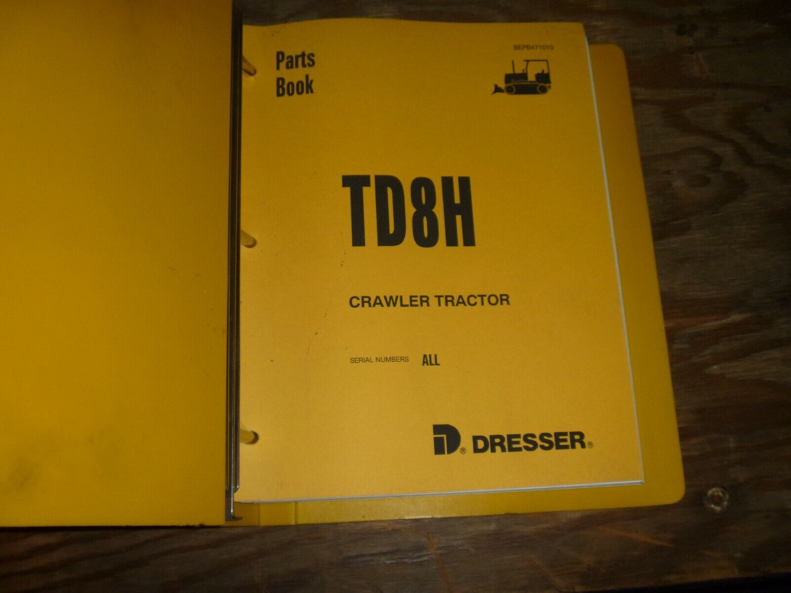 Komatsu Dresser TD-8H Extra Crawler Tractor Dozer Bulldozer Parts Catalog Manual