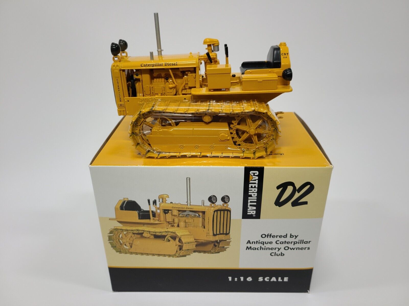 Caterpillar Cat D2 Crawler Tractor 2003 NTTC - SpecCast 1:16 Scale #CUST773 New
