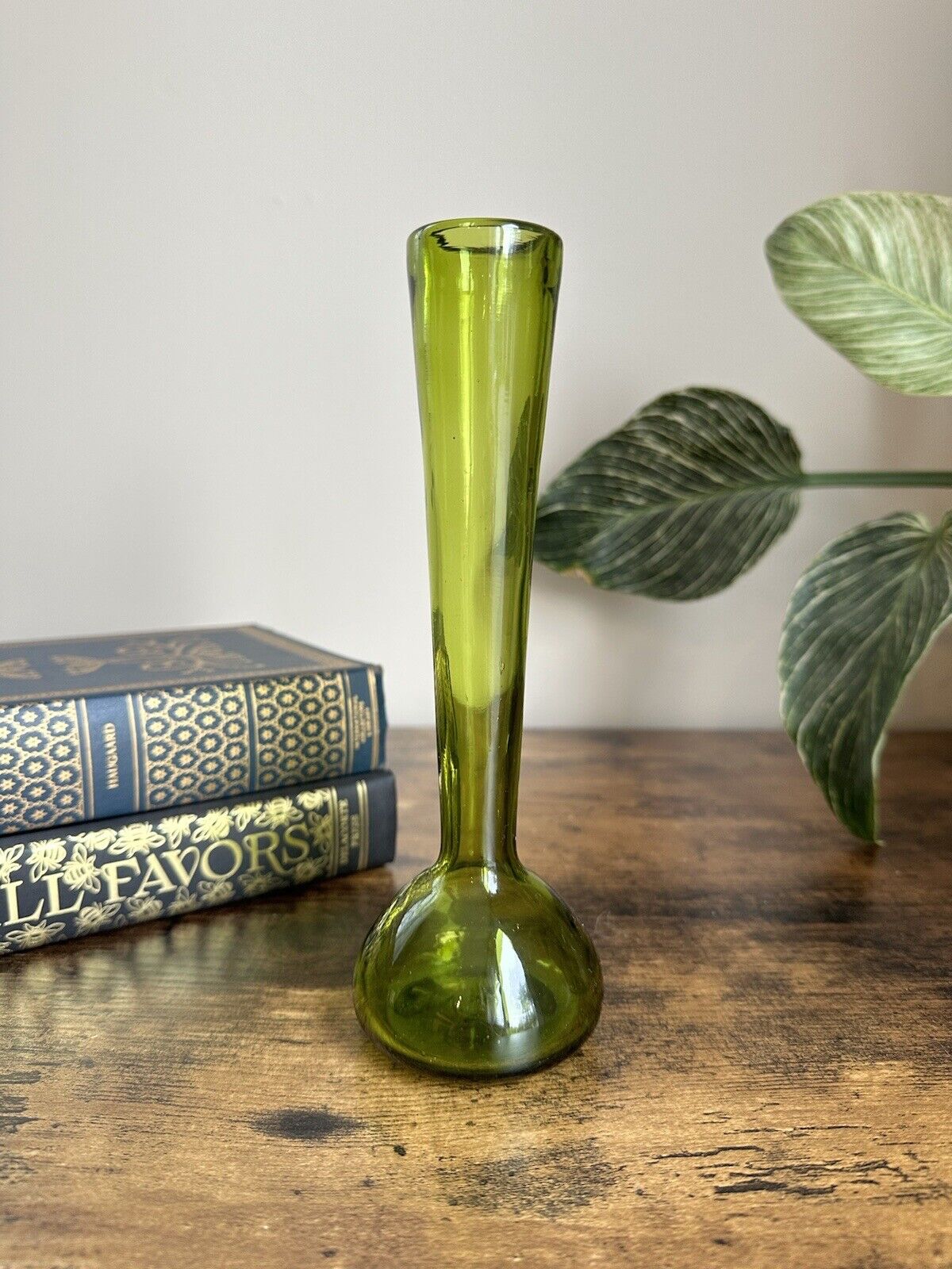 Vintage Viking Rainbow Avocado Green Bud Vase Art Glass MCM Mid Century Modern