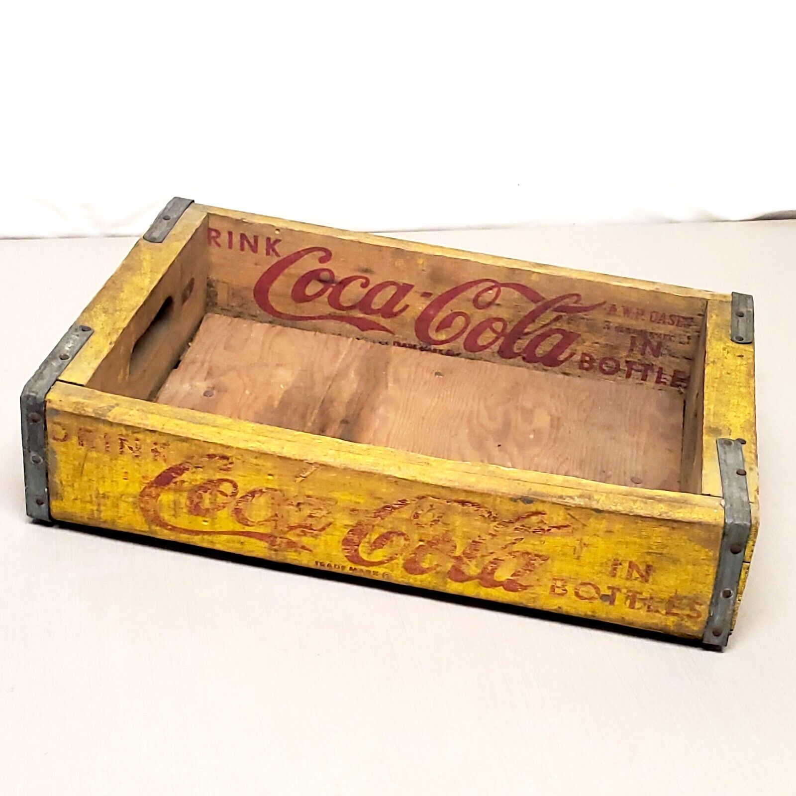 Vintage COCA-COLA Coke Yellow Wooden Crate 1961 NEWPORT, ARKANSAS 18\