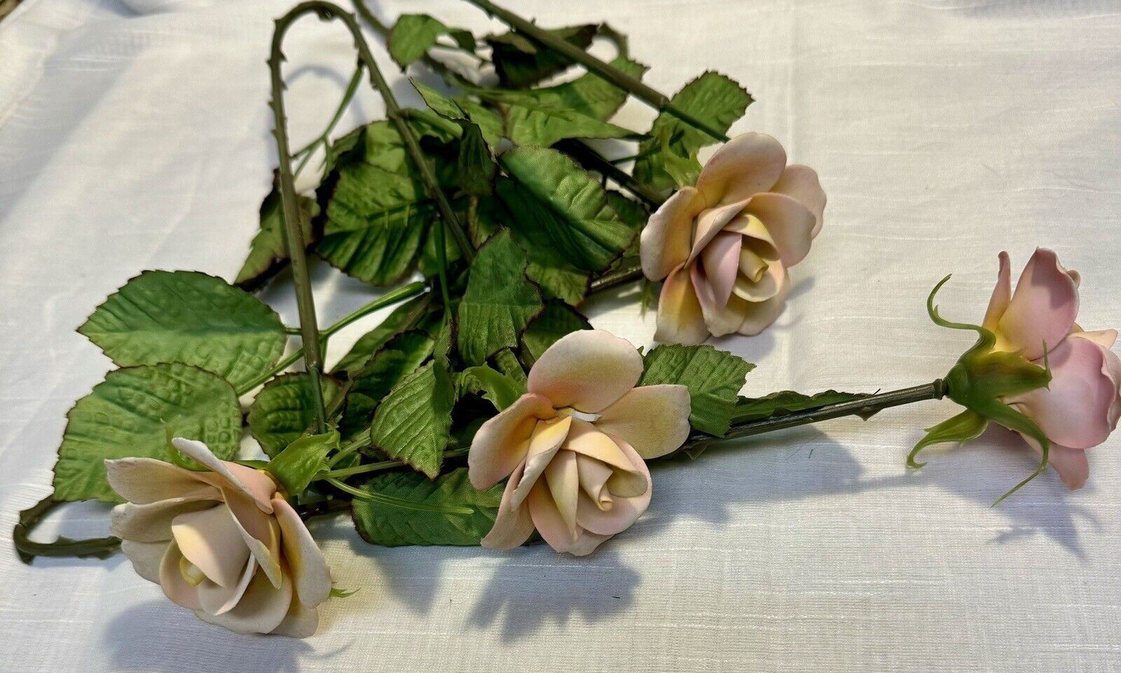 Vintage Fabar  Capodimonte Italy 4 Long Stem Roses Flowers