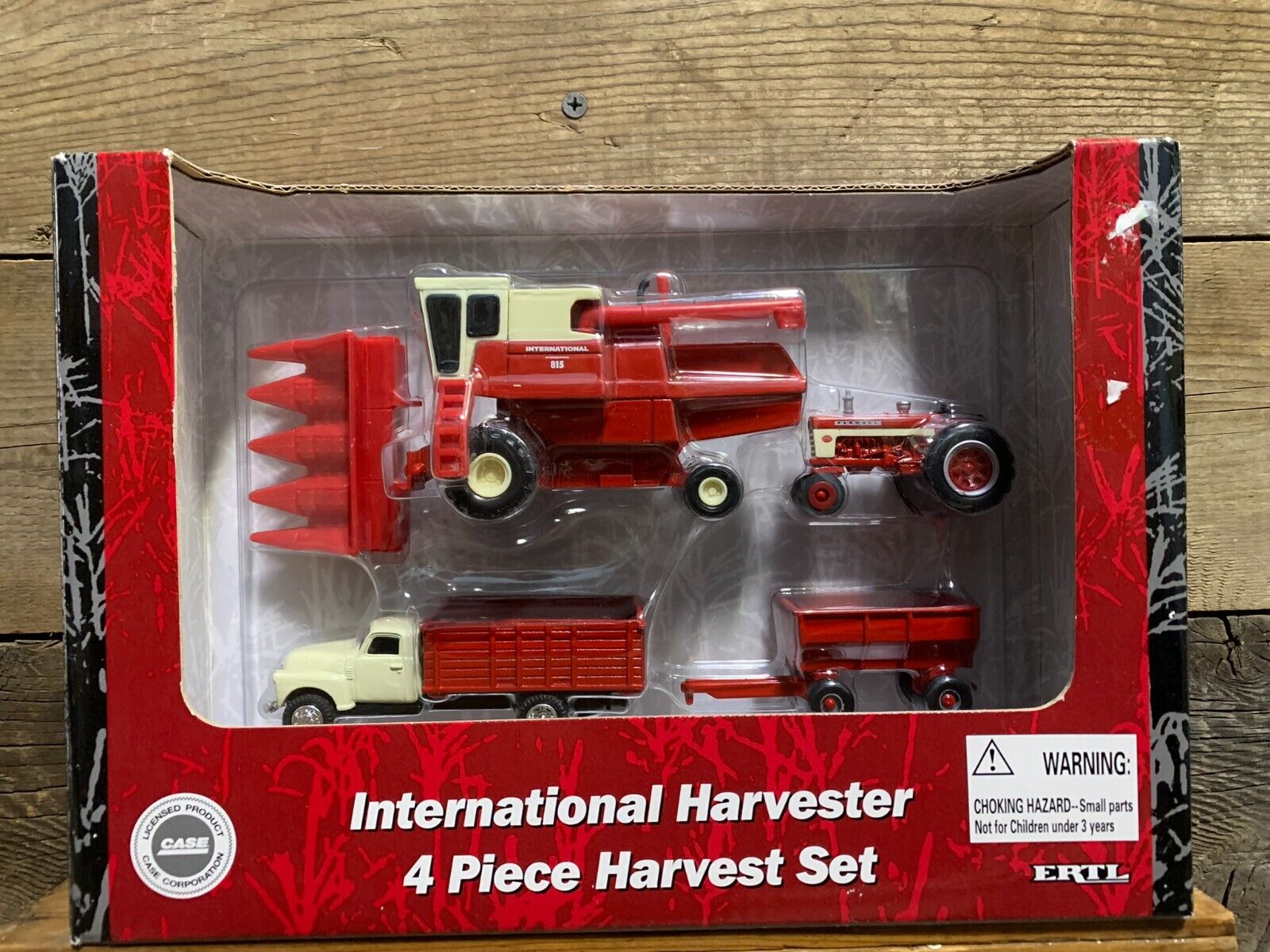 2002 RC ERTL, International Harvester, 4 Piece Harvest Set, 1:64 Diecast, NIB