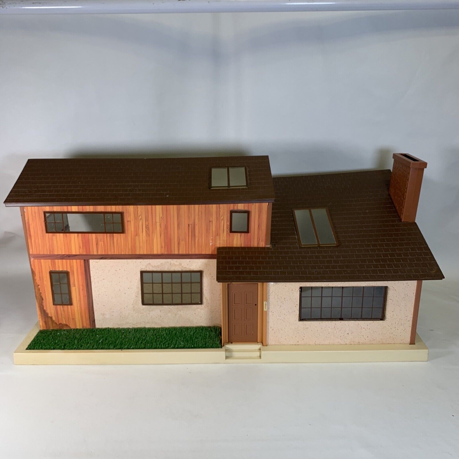 Vtg Tomy Smaller Homes & Garden Dollhouse Lundby Style No Furniture-As Is