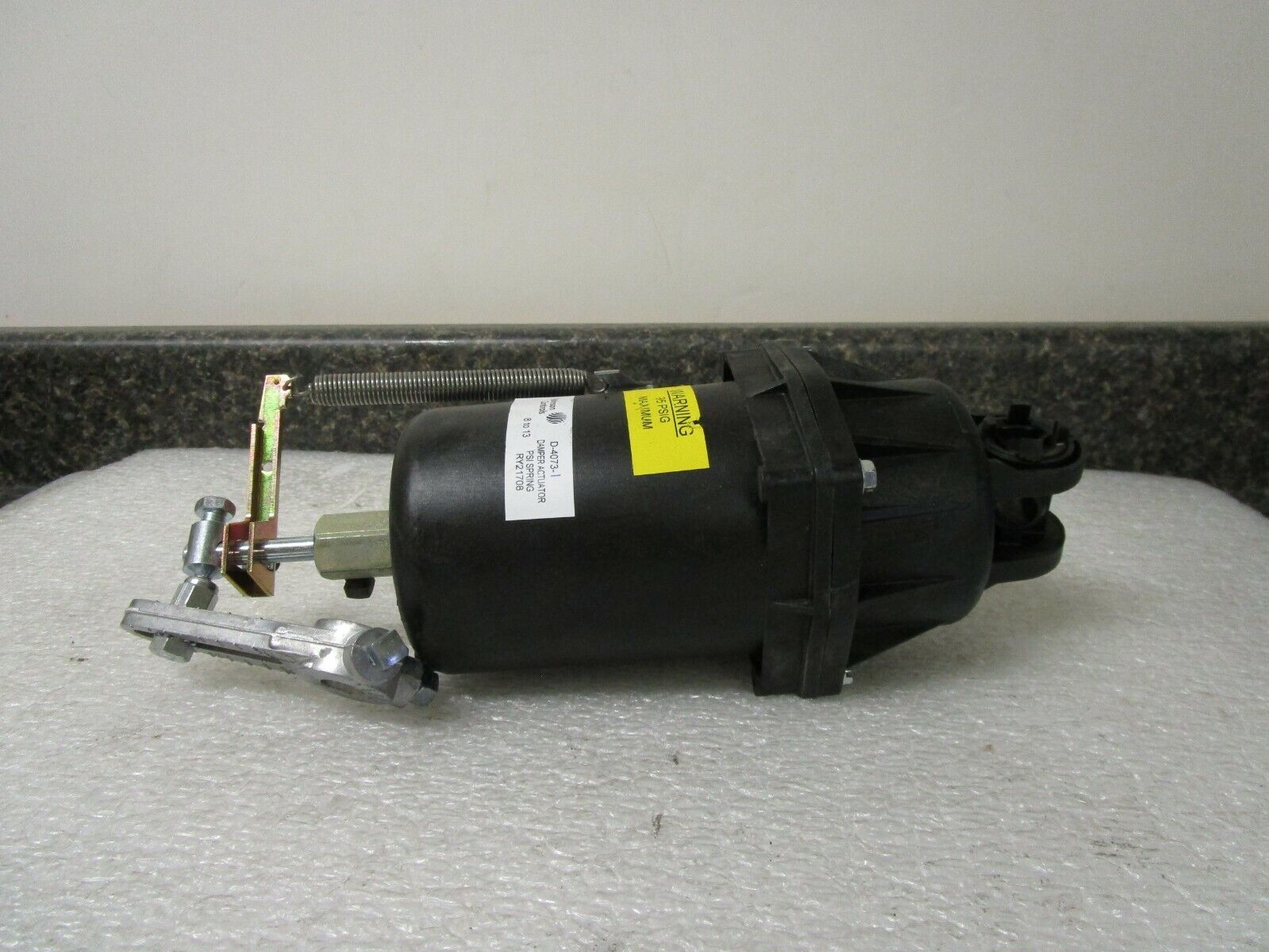 Johnson Controls D-4073-1 Pneumatic Piston Damper Actuator 25 PSIG
