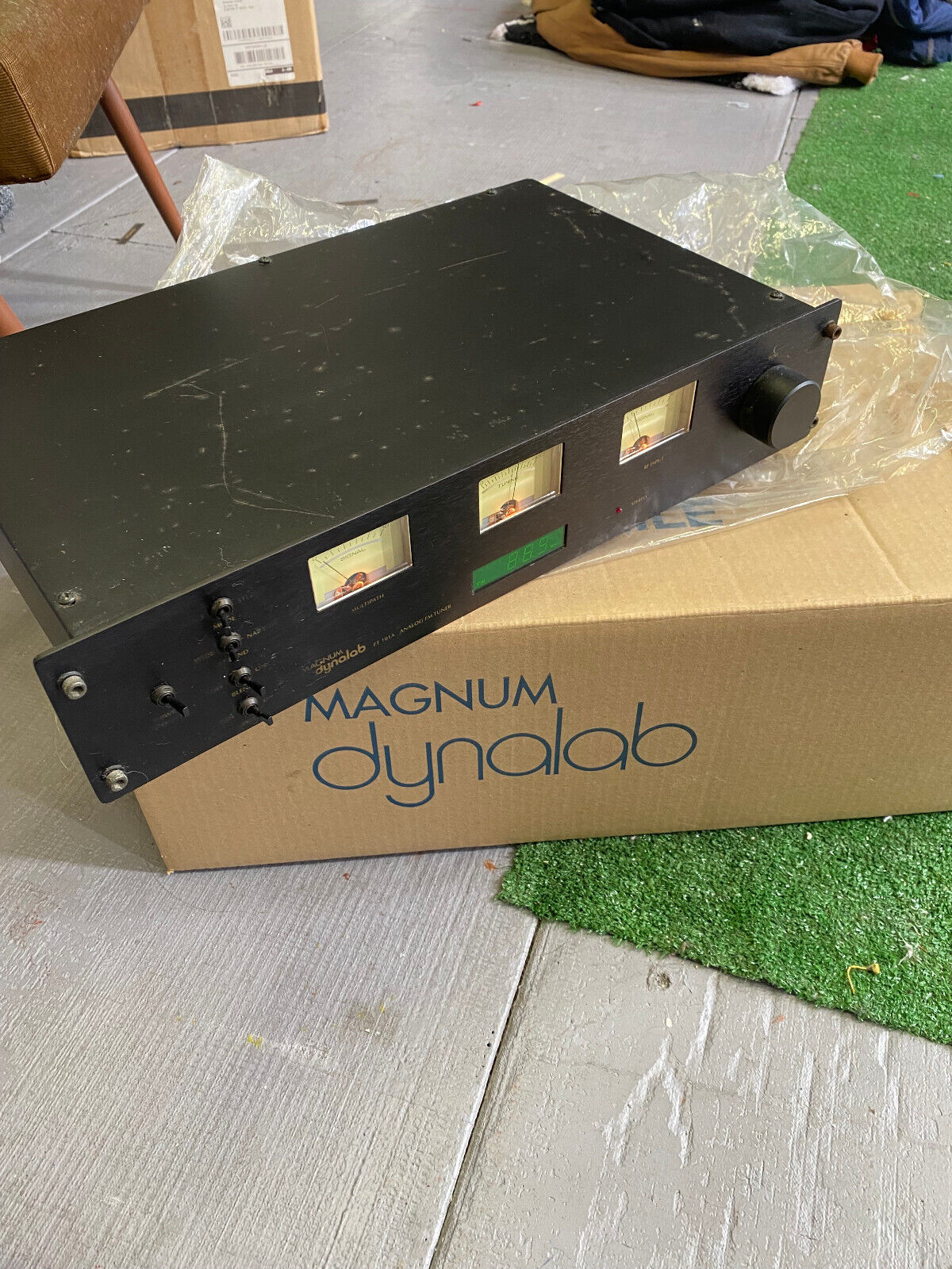 Magnum Dynalab FT-101A Audiophile Analog FM Band Tuner with Original box