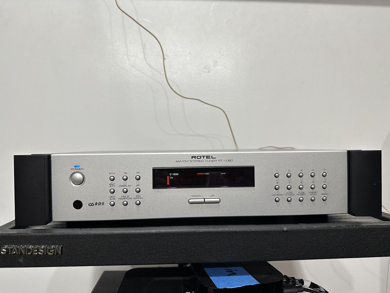 Rotel RT-1080 AM / FM Stereo Tuner Tested Working With Cord No Remote