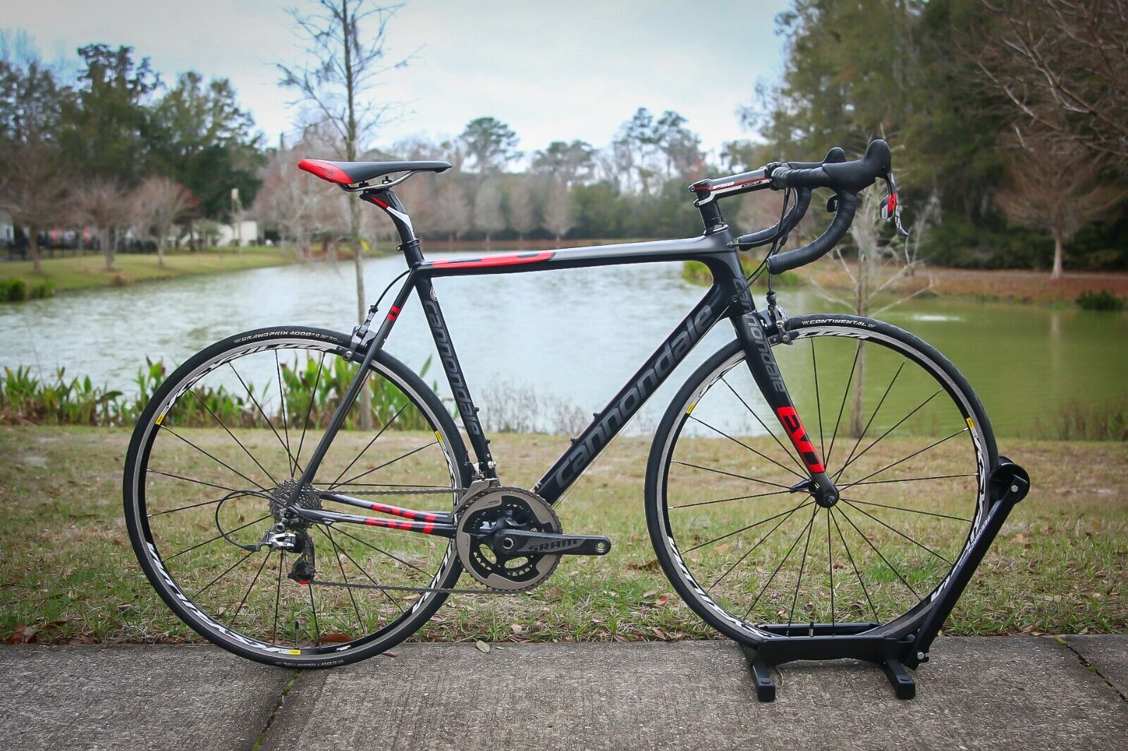 58 cm - 2013 Cannondale SuperSix Evo - Carbon - SRAM Red - 15lbs - INV 704