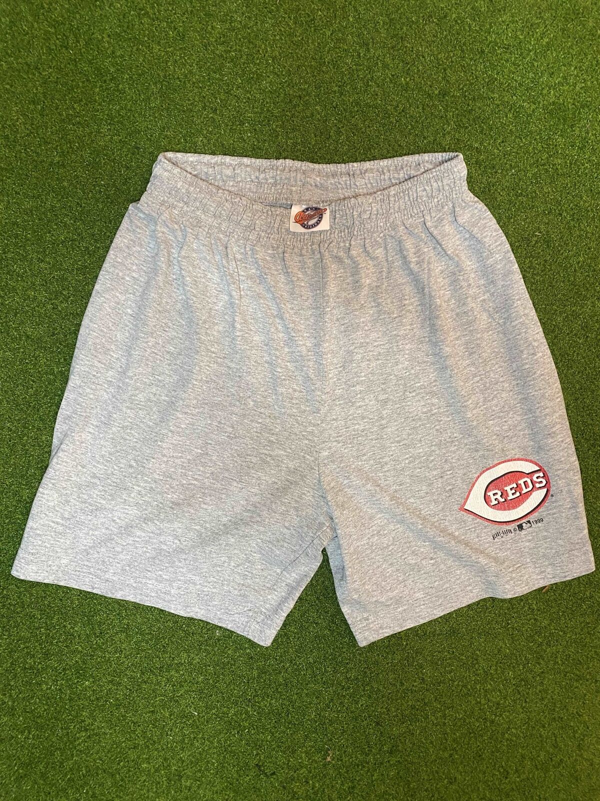 1999 Cincinnati Reds - Vintage MLB Shorts (Youth Large)