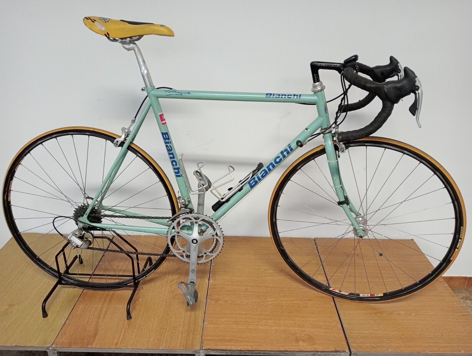 Bianchi campione del mondo Years 90 campagnolo Shifter Racing Bicycle, Vintage