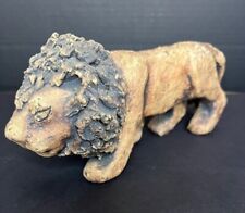 Hand sculpted Lion / Artist unknown / One of a kind picture