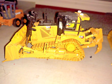 1/50 scale caterpillar d8t with 8u blade and GPS  picture