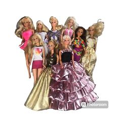 Huge Vintage Barbie Lot of 9 Dolls Clothes Some Shoes Courtney picture