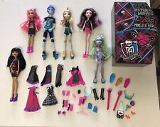 Great MONSTER HIGH Doll & Accessory Lot And Carrying Case picture