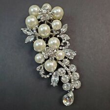 Vtg Unmarked Silver Tone Metal Faux Pearls & Rhinestones Spray Brooch or Pendant picture