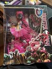 Monster High ~ Catty Noir ~ Fangs For Being A Fan ~2013 NBRB Box shows wear/tear picture