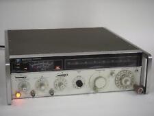 HP 8640B Signal Generator *Powers On, Please Read*  picture