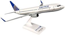 Skymarks SKR603 United Airlines Boeing 737-800 Desk Top Jet Model 1/130 Airplane picture
