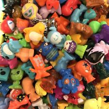 Lot of 25 Random ALL MODERN SERIES Gogos Crazy Bones gogo's A Great Mix picture