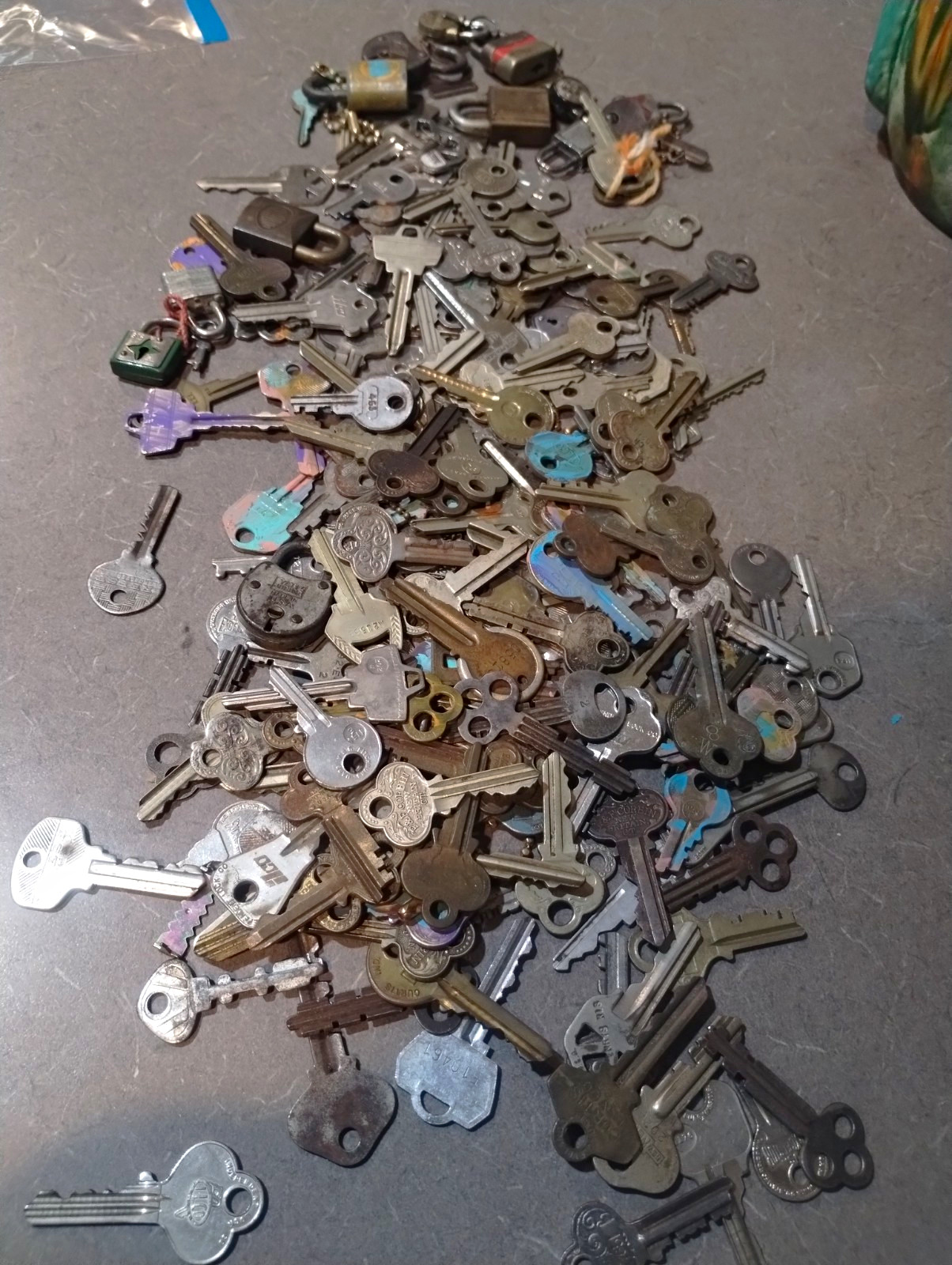 Random Pull Vintage & Antique Lock + Key Lot (1+25 Ct) Random Pull Vintage & Antique Lock + Key Lot (1+25 Ct)