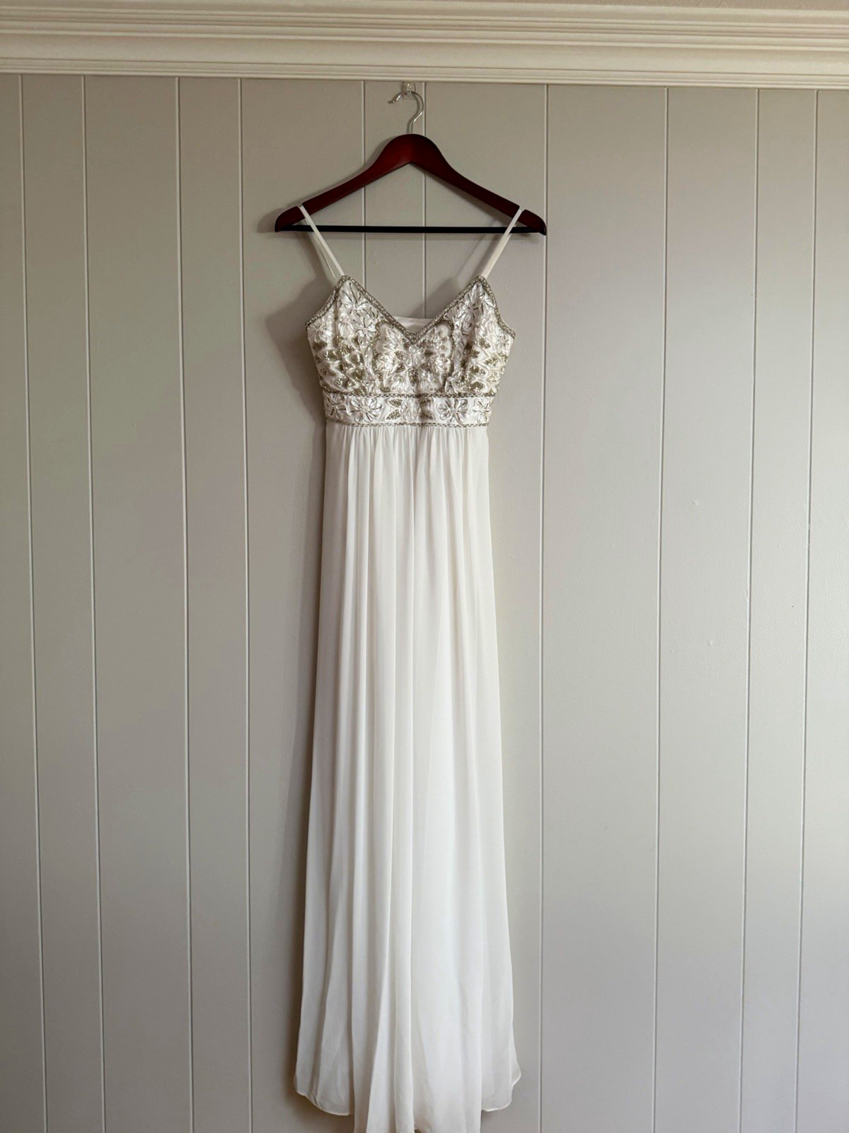 Sue Wong White Chiffon V-Neck Full-Length Empire Wedding Dress Beaded Lace Sz 2