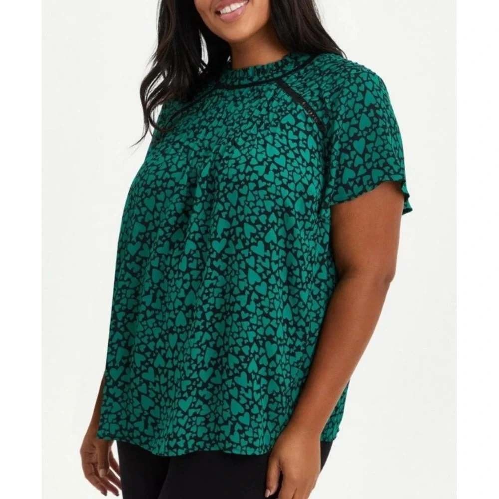 Torrid Heart Print Blouse Womens 2X Green Black Lace Inset Ruffle Neck Top