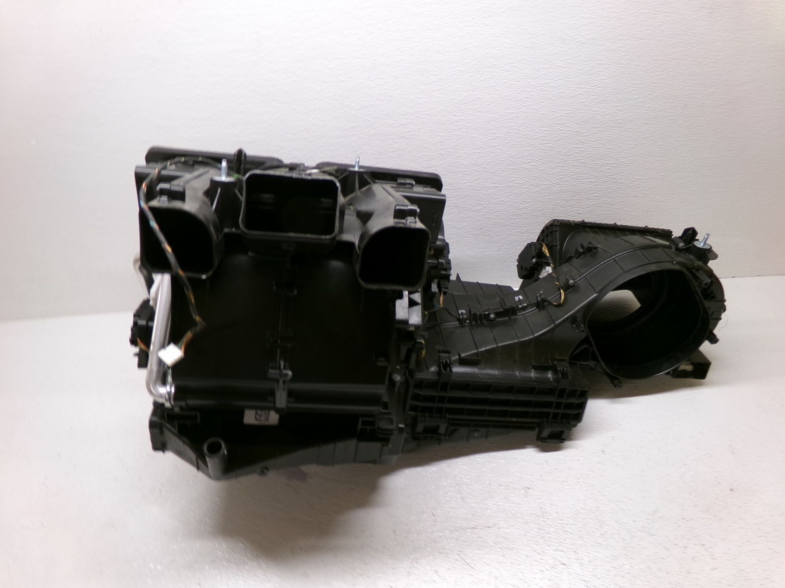 14-19 Mercedes CLA250 C117 Front HVAC AC Heater Core Blower Motor Housing OEM 14-19 Mercedes CLA250 C117 Front HVAC AC Heater Core Blower Motor Housing OEM