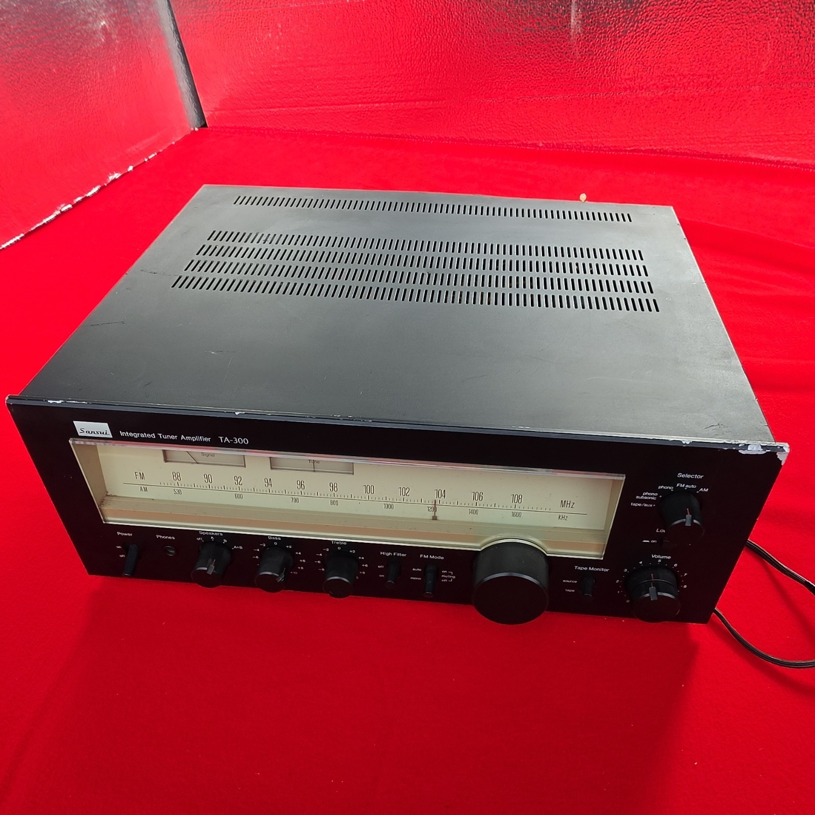 Sansui TA-300 Vintage AM/FM Integrated Tuner Amplifier Stereo Receiver