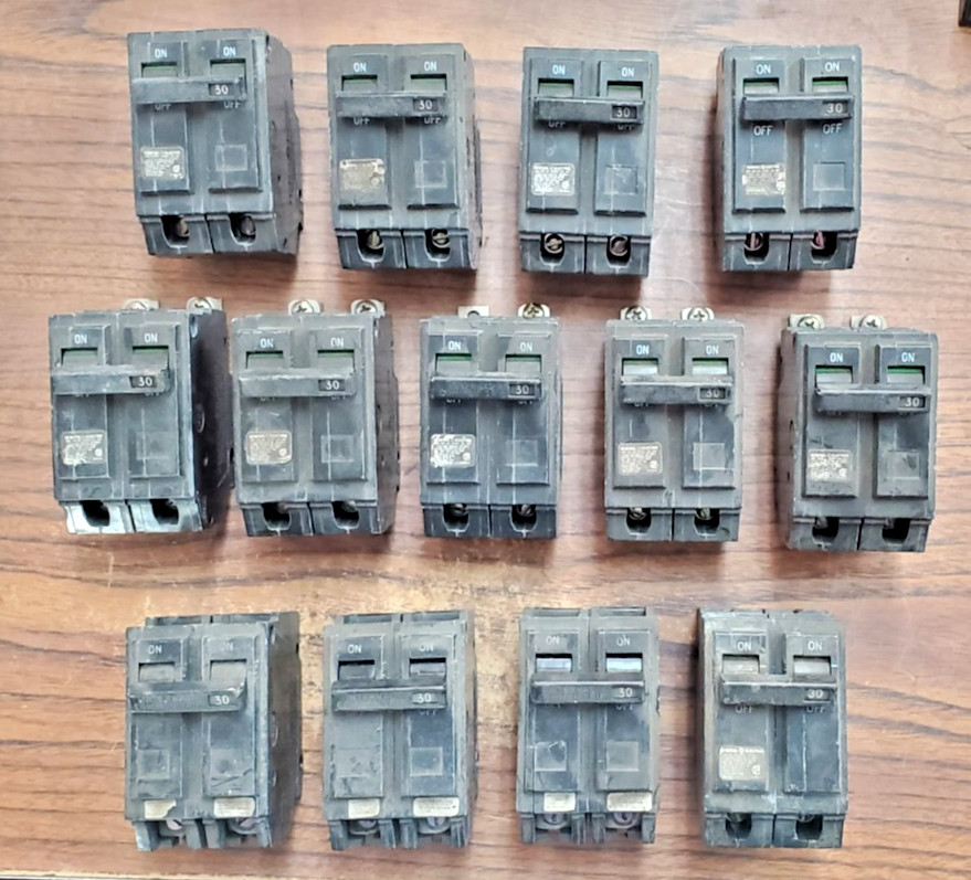 (13) Mixed Lot GE 30A Circuit Breakers HACR Plug in & Bolt on *SEE DETAILS* (VR7