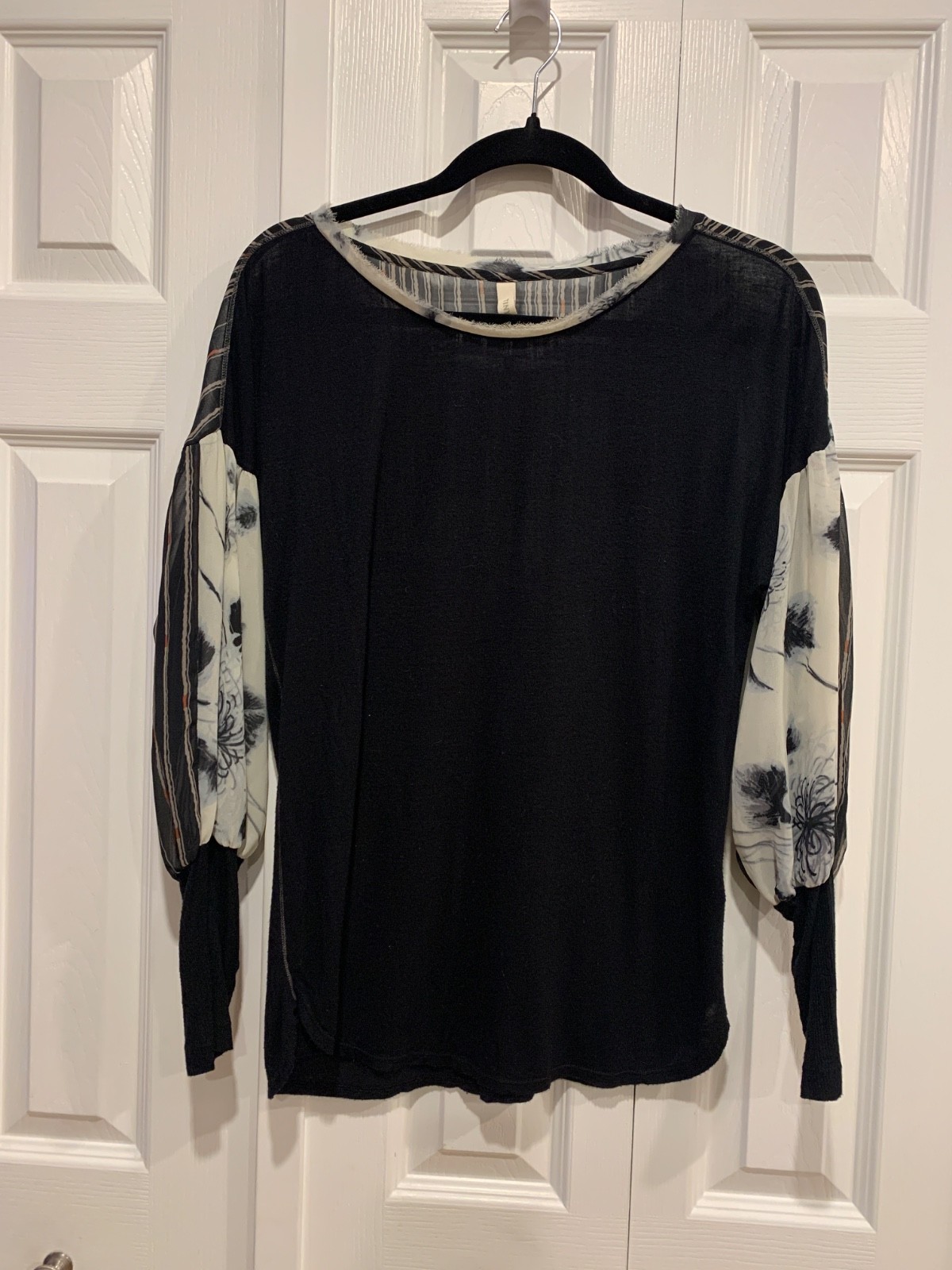 Tiny Anthropologie Raye Top Sz M Black Sheer Slvs Rib Cuffs Bohemian Whimsical