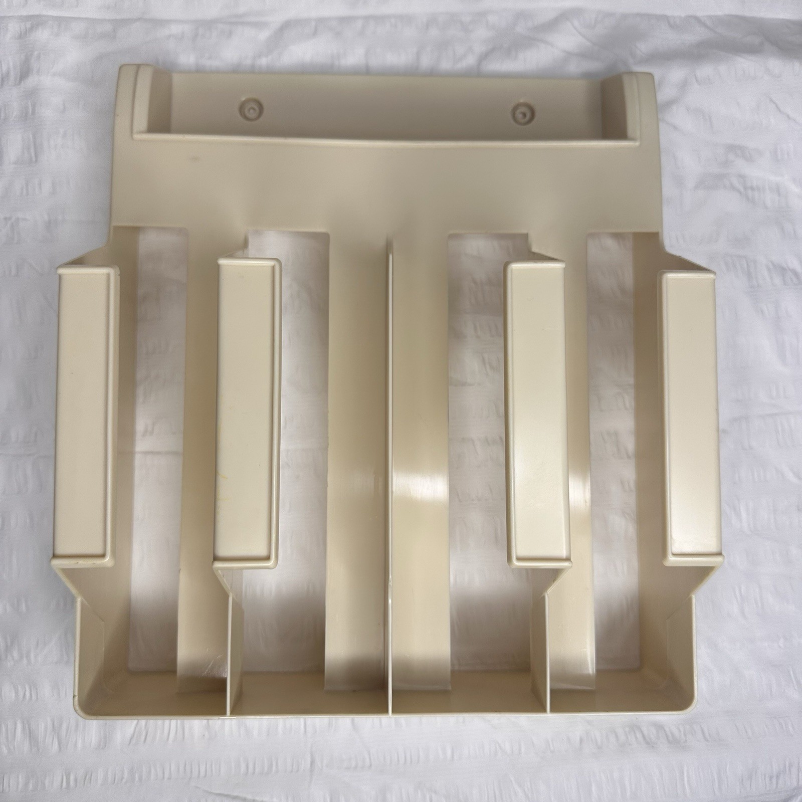 Rubbermaid Vintage Wall Mount Organizer Kitchen Wrap Rack TAN 4 Slots 2321 Rubbermaid Vintage Wall Mount Organizer Kitchen Wrap Rack TAN 4 Slots 2321