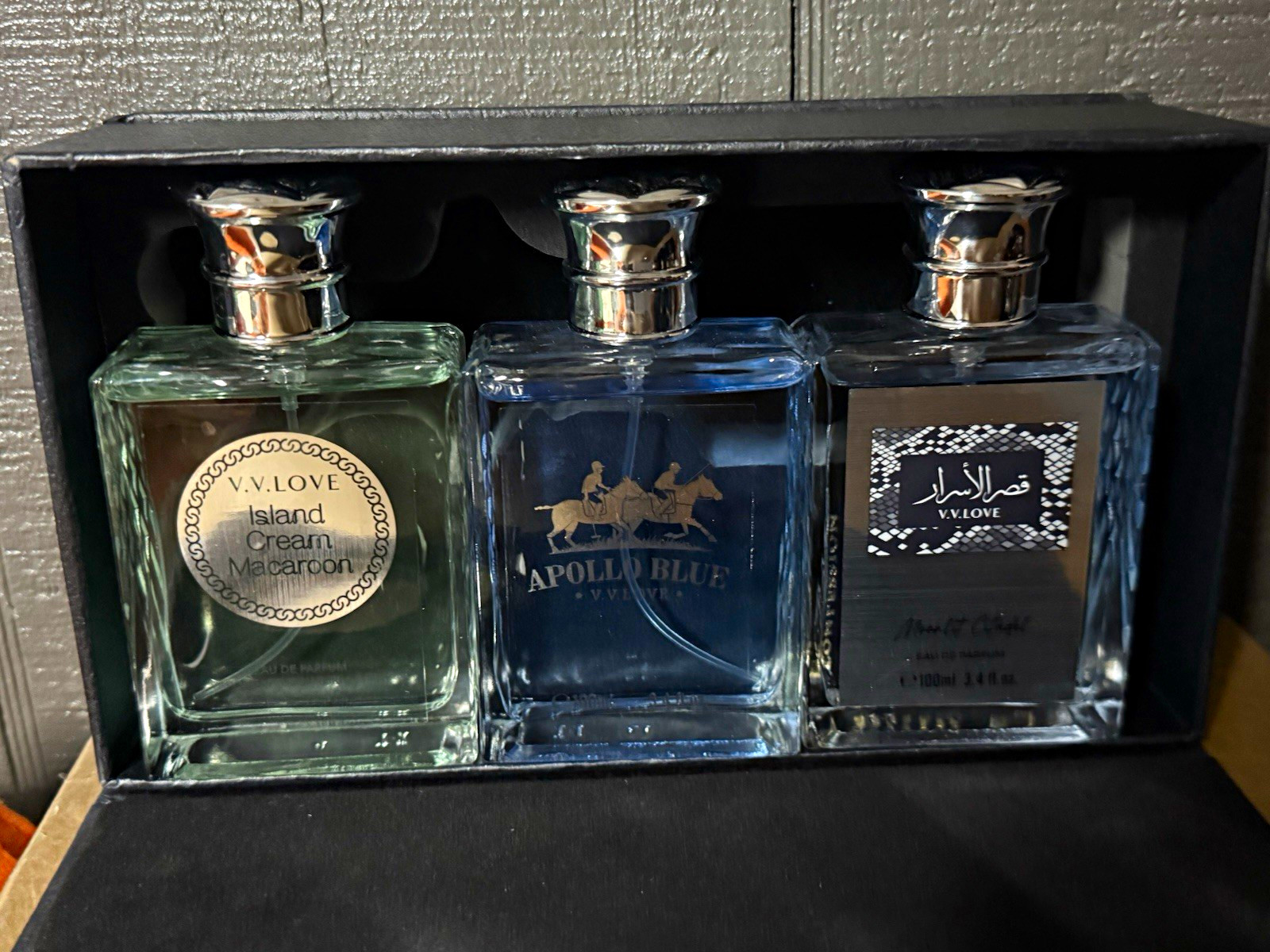 V.V. LOVE lot mens/unisex Eau de Parfum Spray Full Size 3.4 fl oz 300 ML total