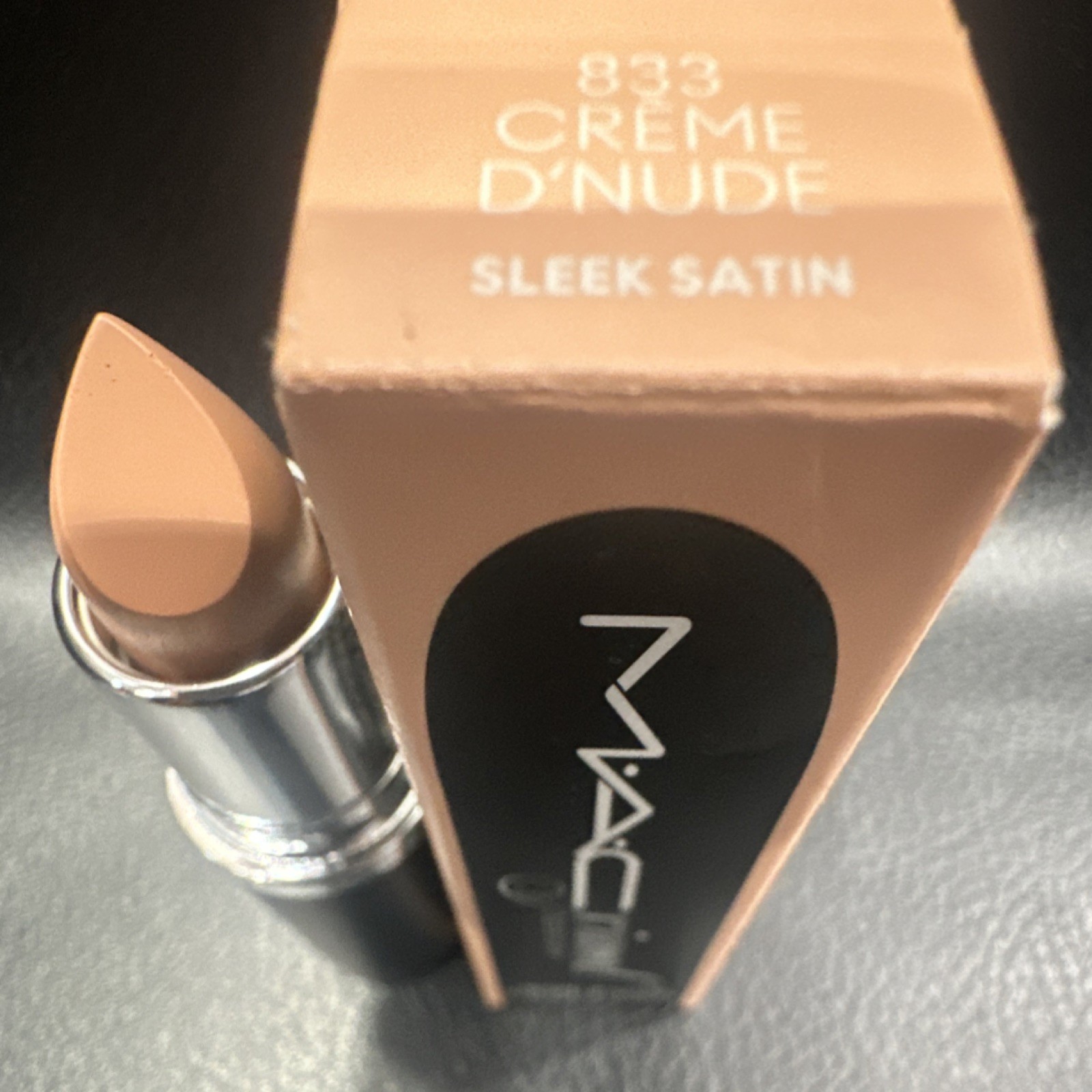 M·A·C MACximal Sleek Satin Lipstick 833 Creme D\'Nude Satin Stick M·A·C MACximal Sleek Satin Lipstick 833 Creme D\'Nude Satin Stick