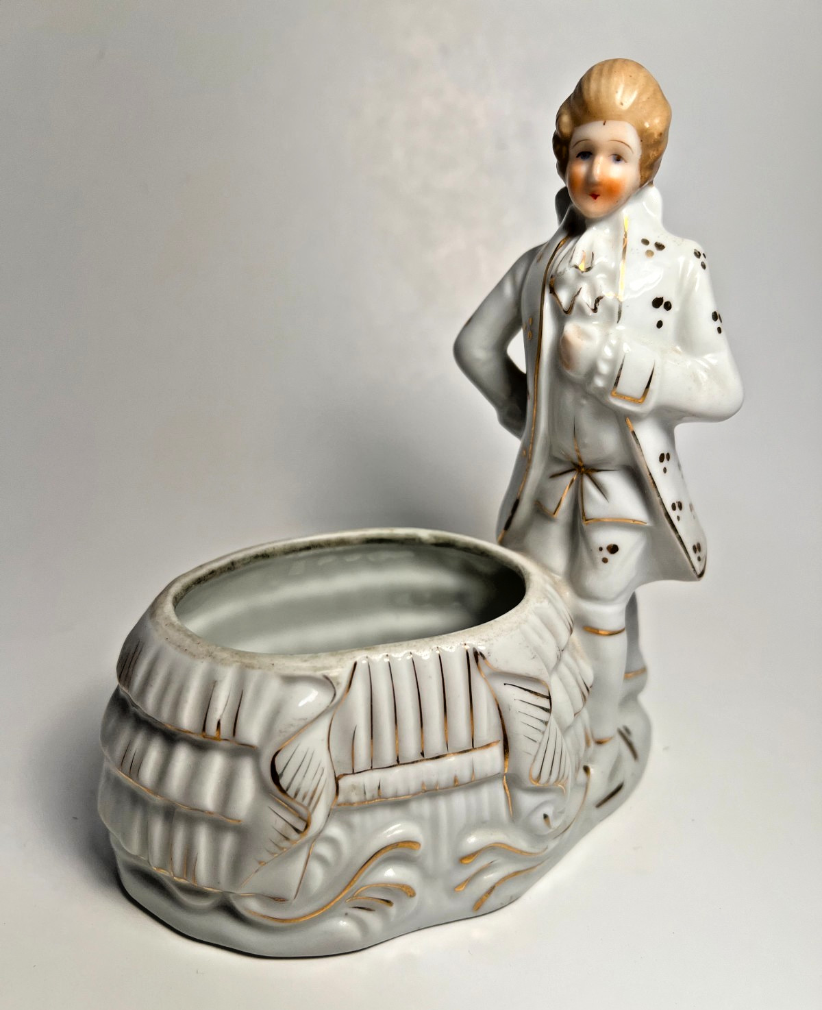 Vintage 1930s Seiei Japan Porcelain Colonial Gentleman with Trinket Plant Dish Vintage 1930s Seiei Japan Porcelain Colonial Gentleman with Trinket Plant Dish