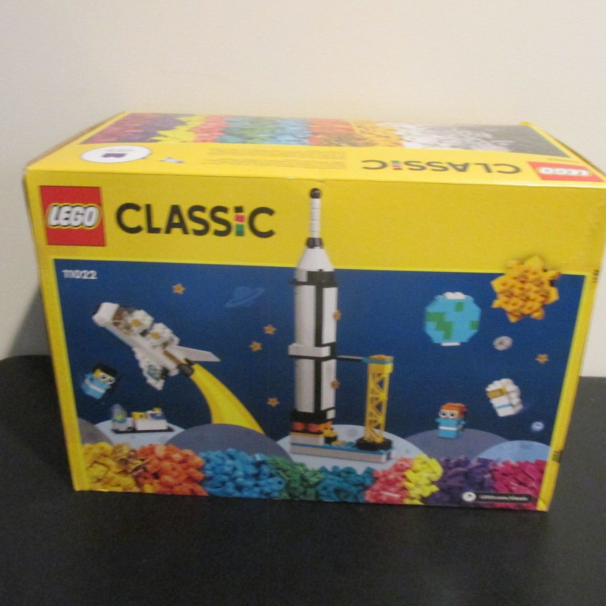 LEGO CLASSIC Model 1102. 1700 Pieces. 