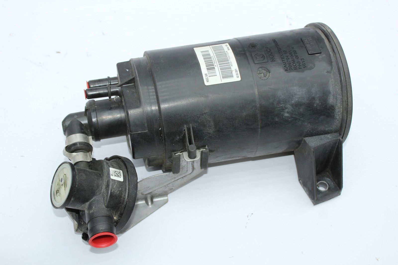 2019-2024 BMW G20 330i M340i Fuel Vapor Evaporator Charcoal Canister OEM 7466242 2019-2024 BMW G20 330i M340i Fuel Vapor Evaporator Charcoal Canister OEM 7466242