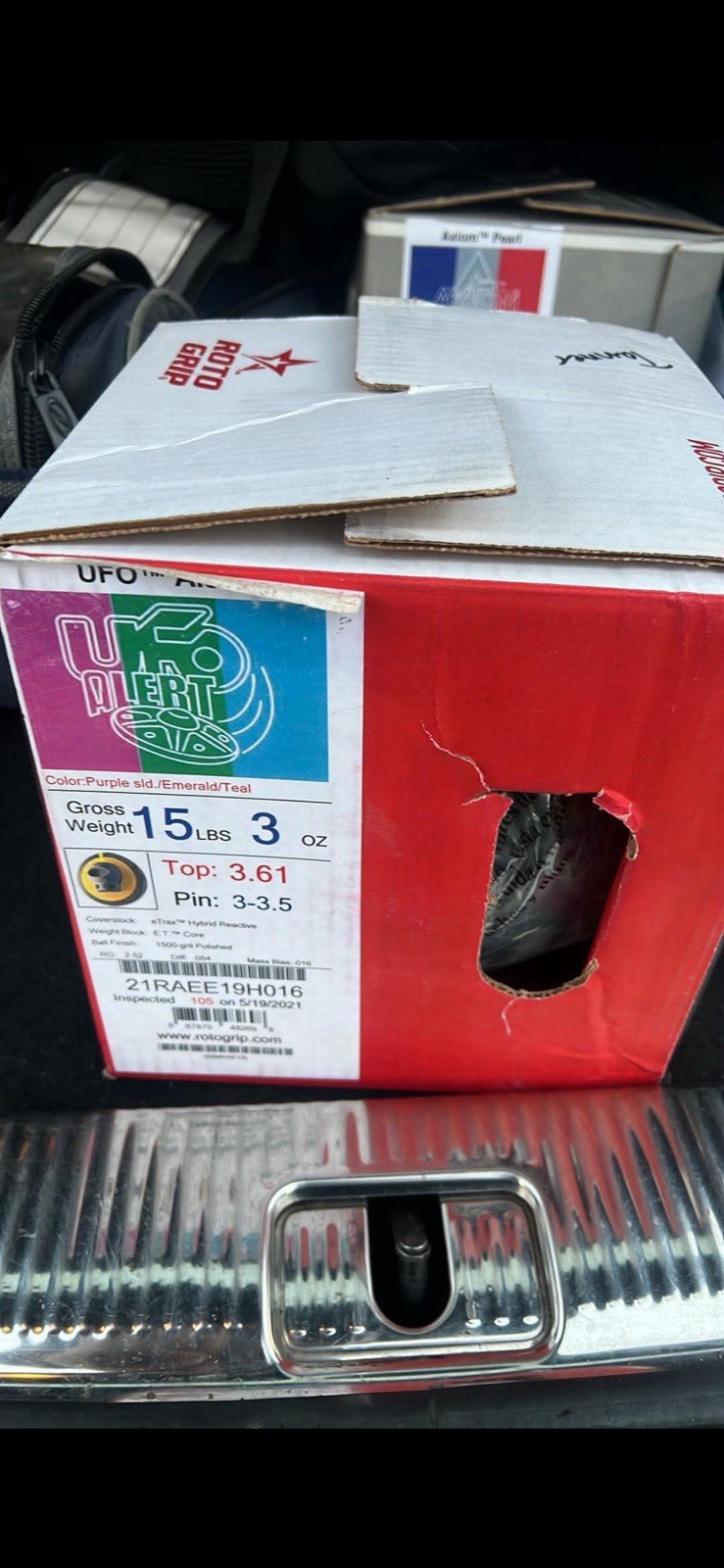 Roto Grip UFO Alert Bowling Ball NIB 1st Quality 15lbs 3oz 3-3.5\