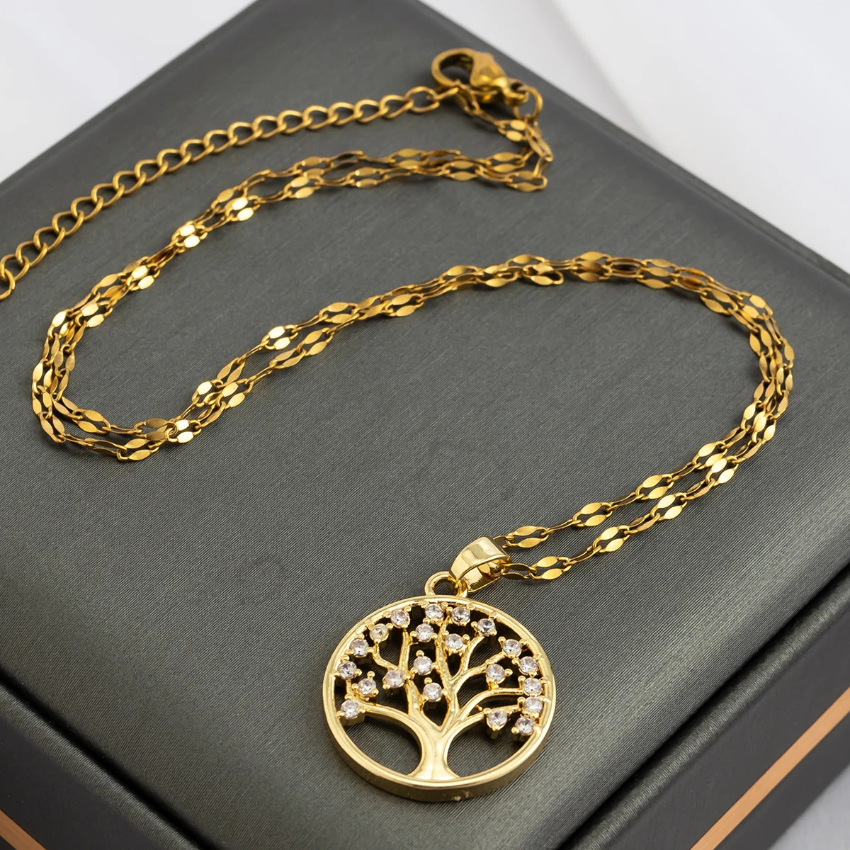 Temperamental Luxury Rhinestone Tree of Life Pendant Necklace Women Vintage Stai