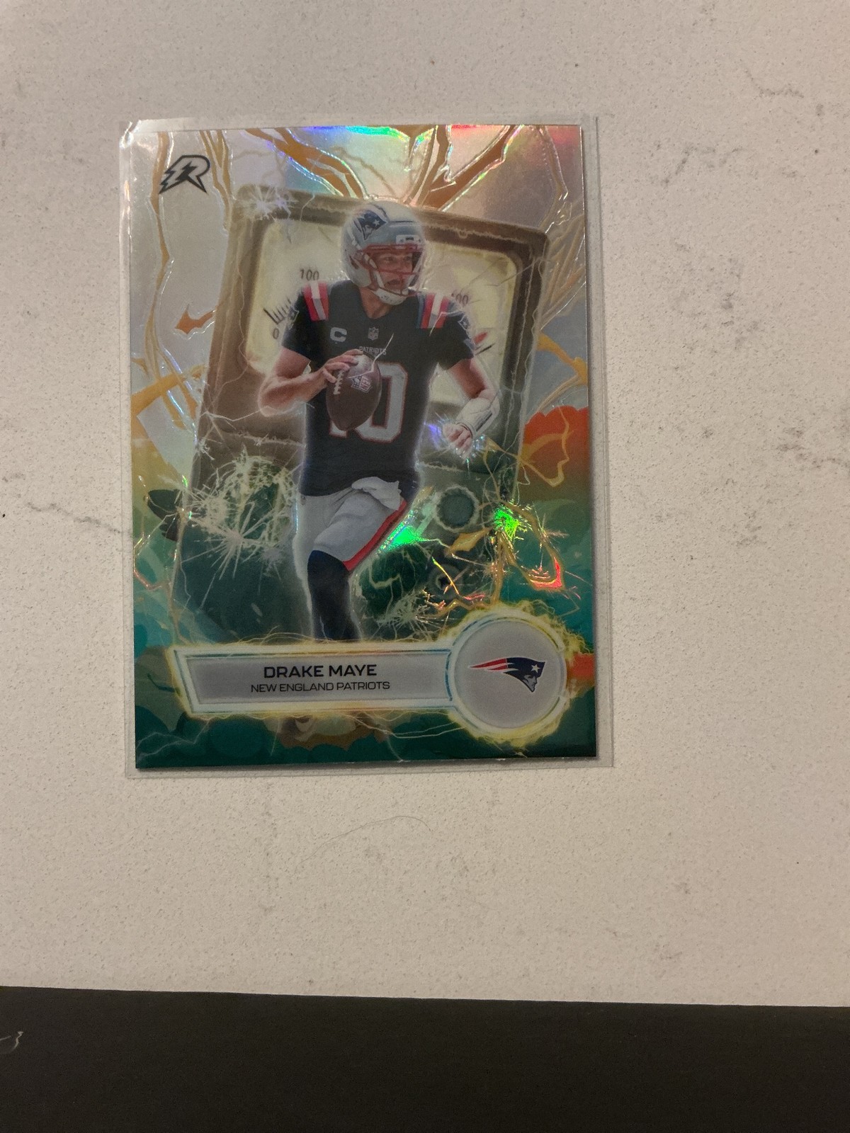 2025 Topps Resurgence #VT-17 Drake Maye Voltaic Refractor 2025 Topps Resurgence #VT-17 Drake Maye Voltaic Refractor