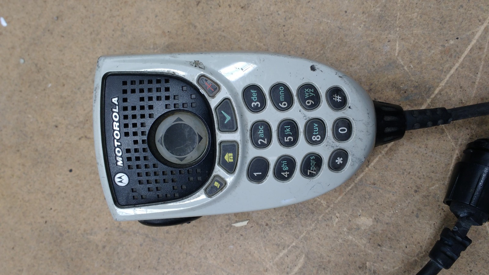 Motorola HMN4079D-E-F Keypad Microphone For XTL APX Mobile Radios powers on Motorola HMN4079D-E-F Keypad Microphone For XTL APX Mobile Radios powers on
