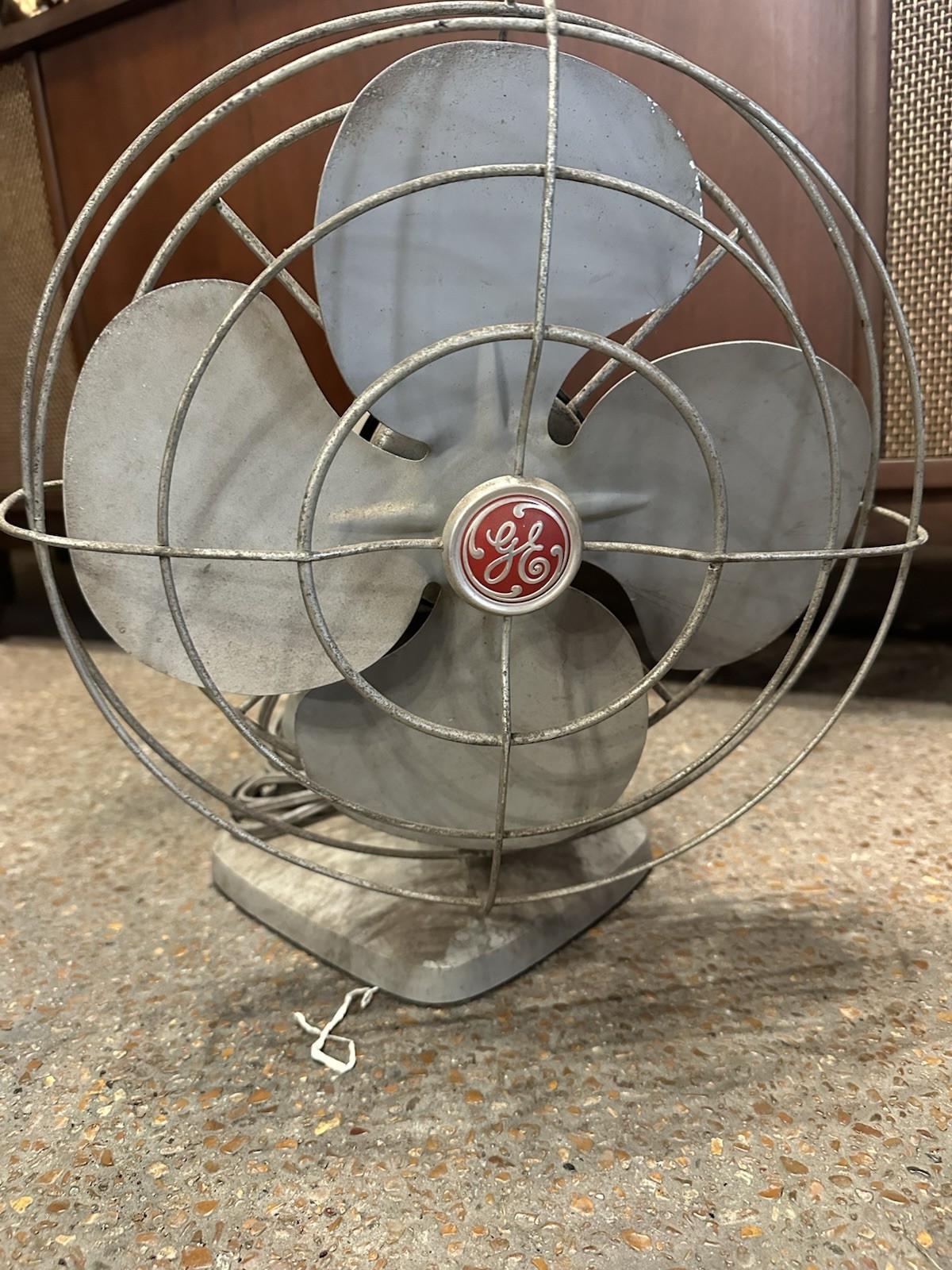 Vintage GE General Electric Gray Osillating Table Fan Adjustable & Mountable Vintage GE General Electric Gray Osillating Table Fan Adjustable & Mountable