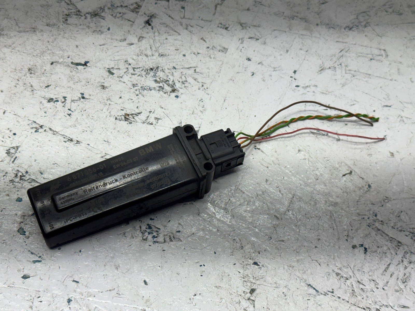 11-17 BMW F10 F11 F01 F02 F06 F12 F13 F25 TPMS RDC Antenna OEM 6871056