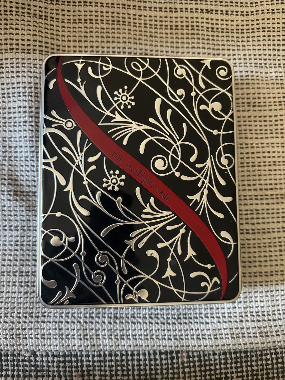 2009 The Twilight Saga Journals : Set of 4 with Collector Tin New Unsealed 2009 The Twilight Saga Journals : Set of 4 with Collector Tin New Unsealed