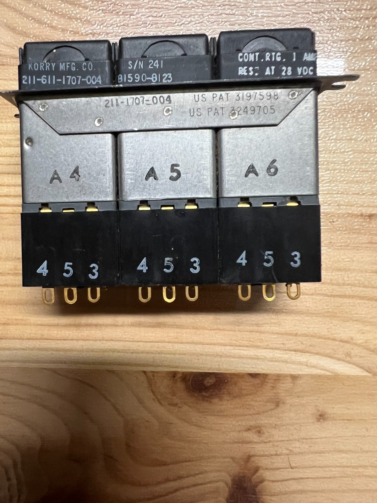 KORRY MFG. 211-611-1707-004 Mil. Spec. LIGHTED PUSH BUTTON SWITCH, RARE ITEM. KORRY MFG. 211-611-1707-004 Mil. Spec. LIGHTED PUSH BUTTON SWITCH, RARE ITEM.