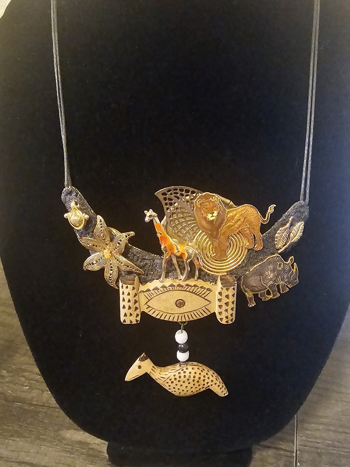 VTG Handcrafted Wild Animal Statement Necklace  Unique And Stunning AI