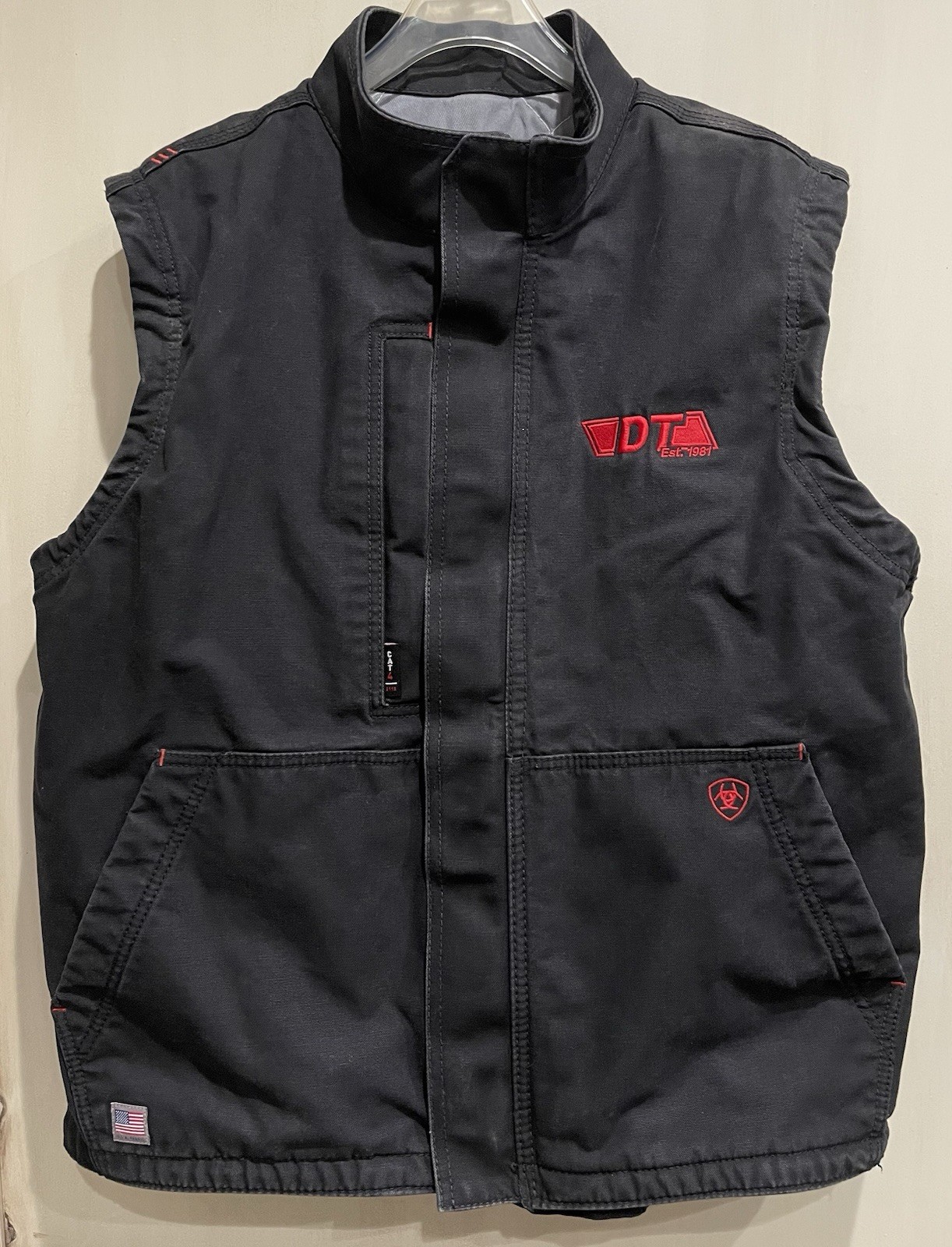 Ariat FR Cat 4 Black Insulated Vest Size Large Flame Resistant Full Zip Workwear