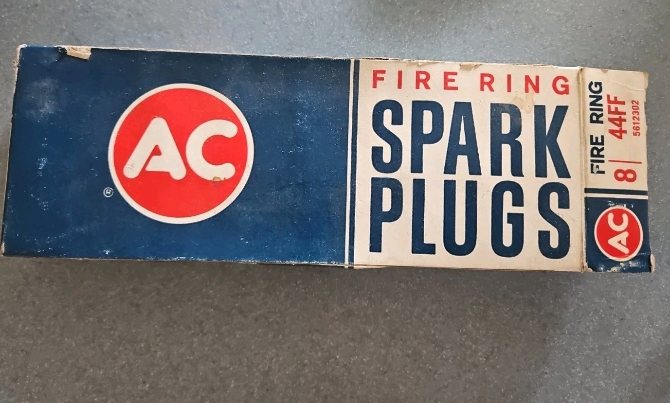( 8) ‘NOS’ AC-44FF Corvair Spark Plugs ( 8) ‘NOS’ AC-44FF Corvair Spark Plugs
