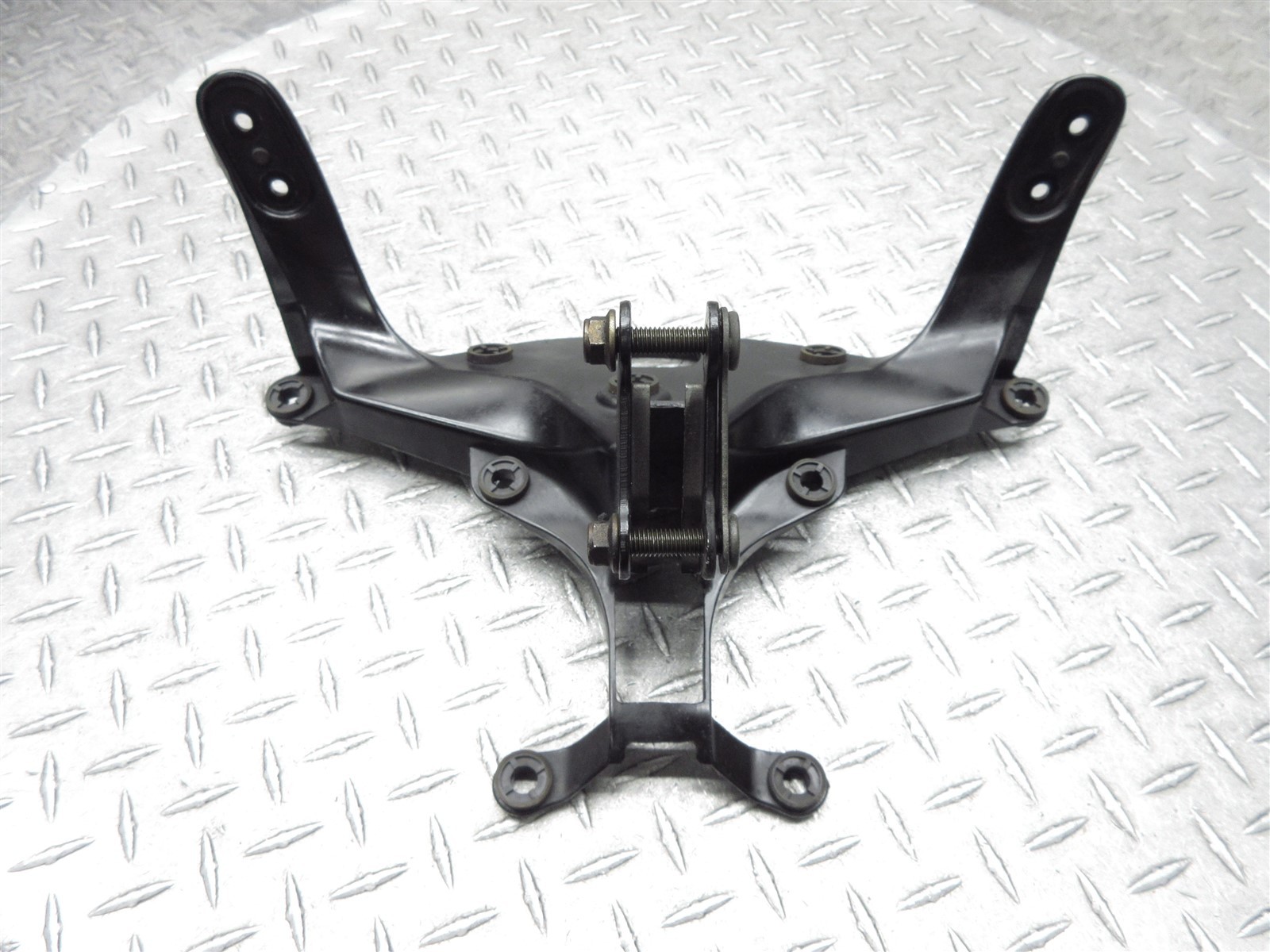 2005 04-06 Yamaha YZFR1 R1 Front Upper Mount Bracket Support Stay Stabilizer