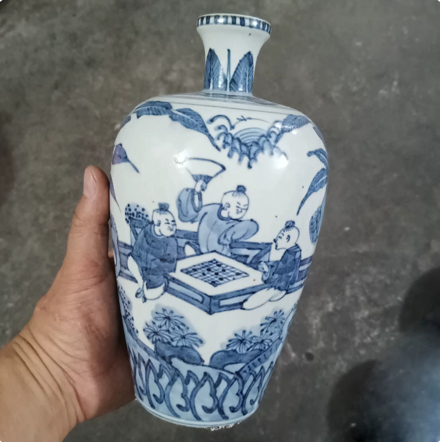 Nice Chinese Antique Collectable Art Hand Blue White Porcelain Figure Vase