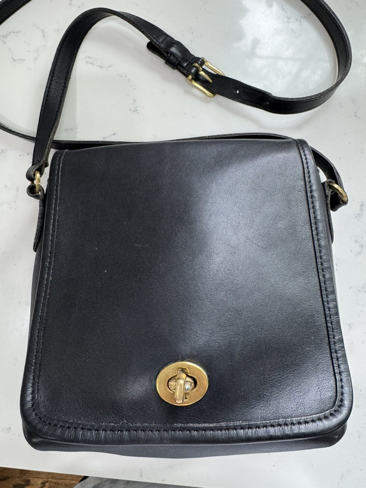 Vintage Coach 9076 Companion Flap Black Leather Crossbody Shoulder Bag 1998