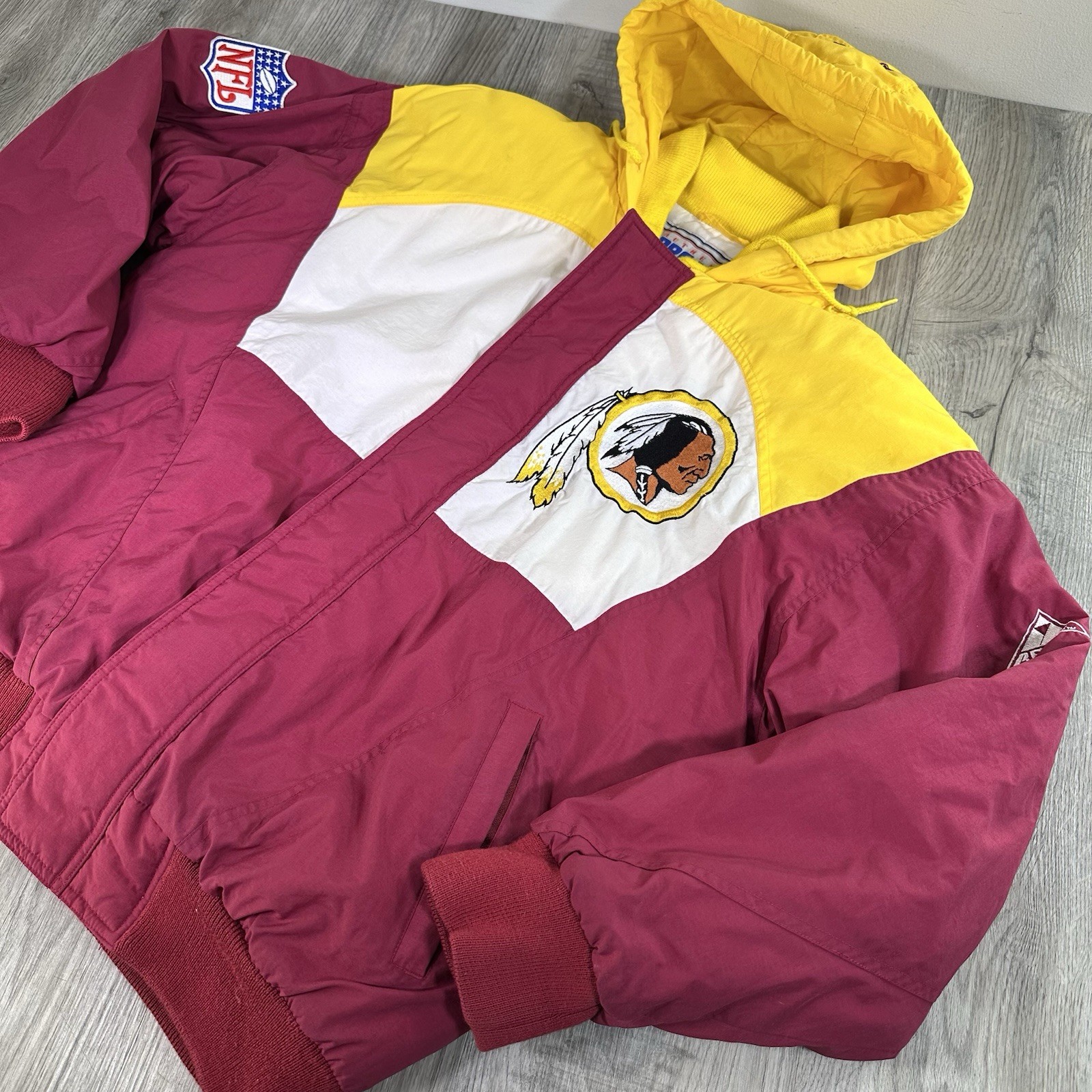 Vintage 90s Washington Redskins Puffer Jacket Men’s Medium Pro Line Apex Hooded Vintage 90s Washington Redskins Puffer Jacket Men’s Medium Pro Line Apex Hooded